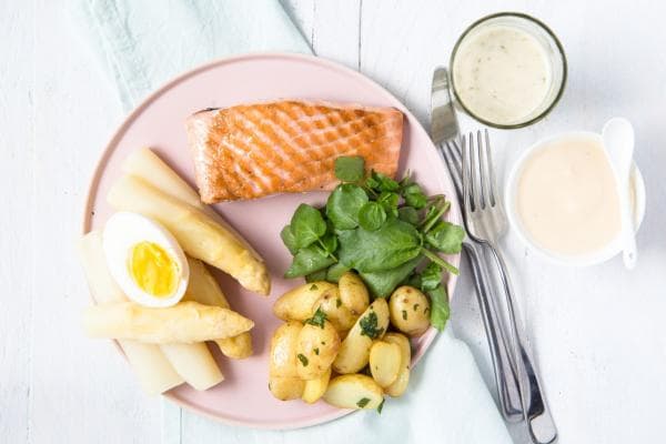 Grilled Salmon with White Asparagus