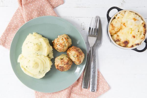 Kip gehaktballetjes met bloemkoolgratin