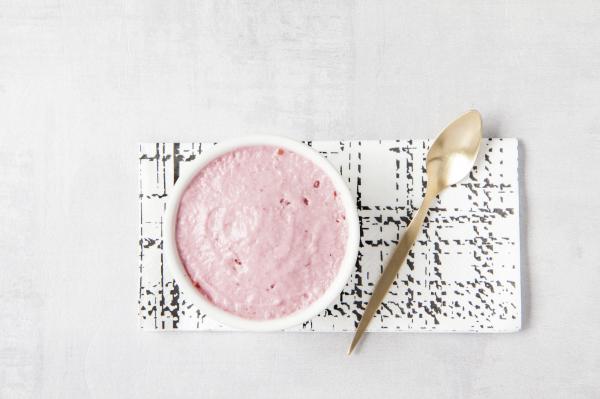 Yoghurtmousse met roodfruit