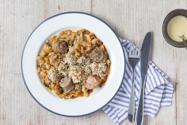 Cassoulet van witte bonen en worst