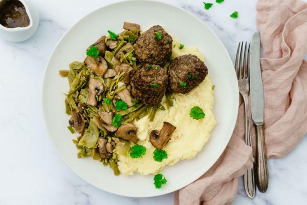 Meatballs with Green Beans