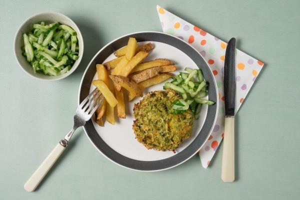 Broccoliburger met ovenfrietjes