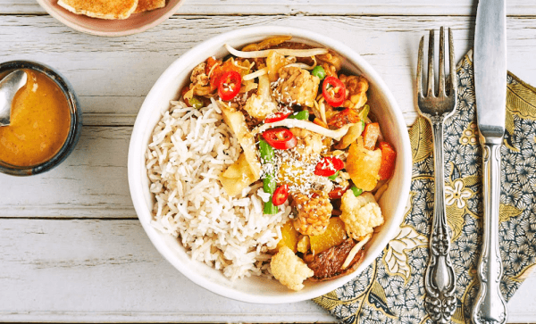 Gado gado met tempeh en satésaus