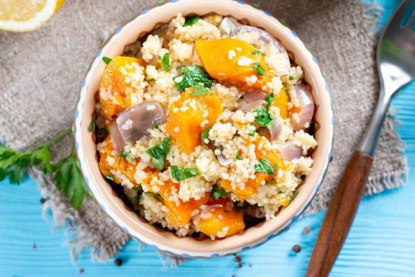Marokkaanse veggie bowl met baba ganoush
