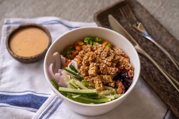 Gado gado maaltijdsalade met tempeh