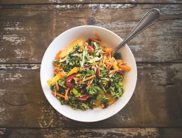 Thaise maaltijdsalade met sesamdressing