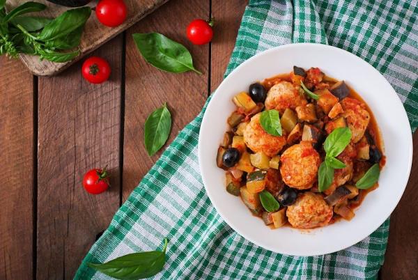 Ratatouille met gehaktballetjes