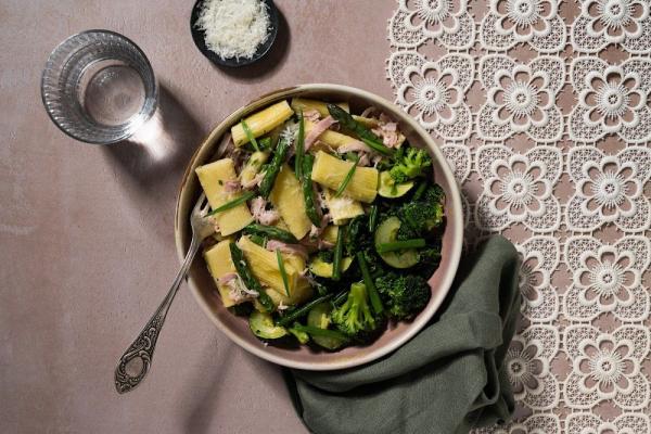 Pasta met aspergesaus en ham