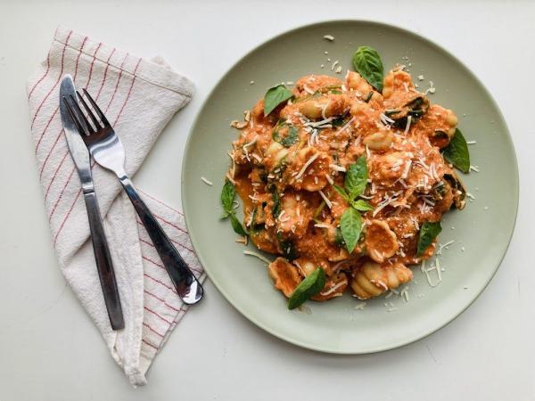 Pasta with Grilled Pepper Sauce