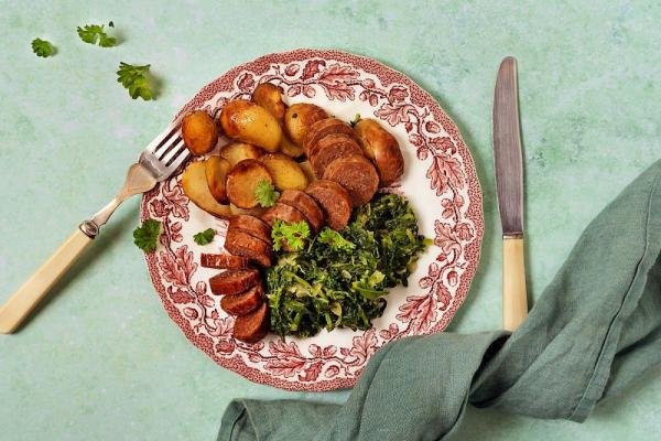 Sausage with Creamed Spinach