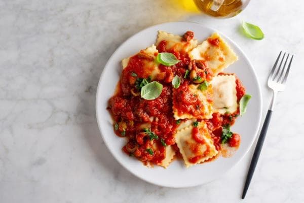 Ravioli in Tomato Sauce
