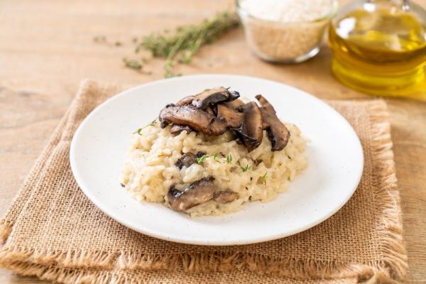 Orzo with Cauliflower and Mushrooms