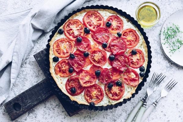 Frangipane met tomaat en olijven